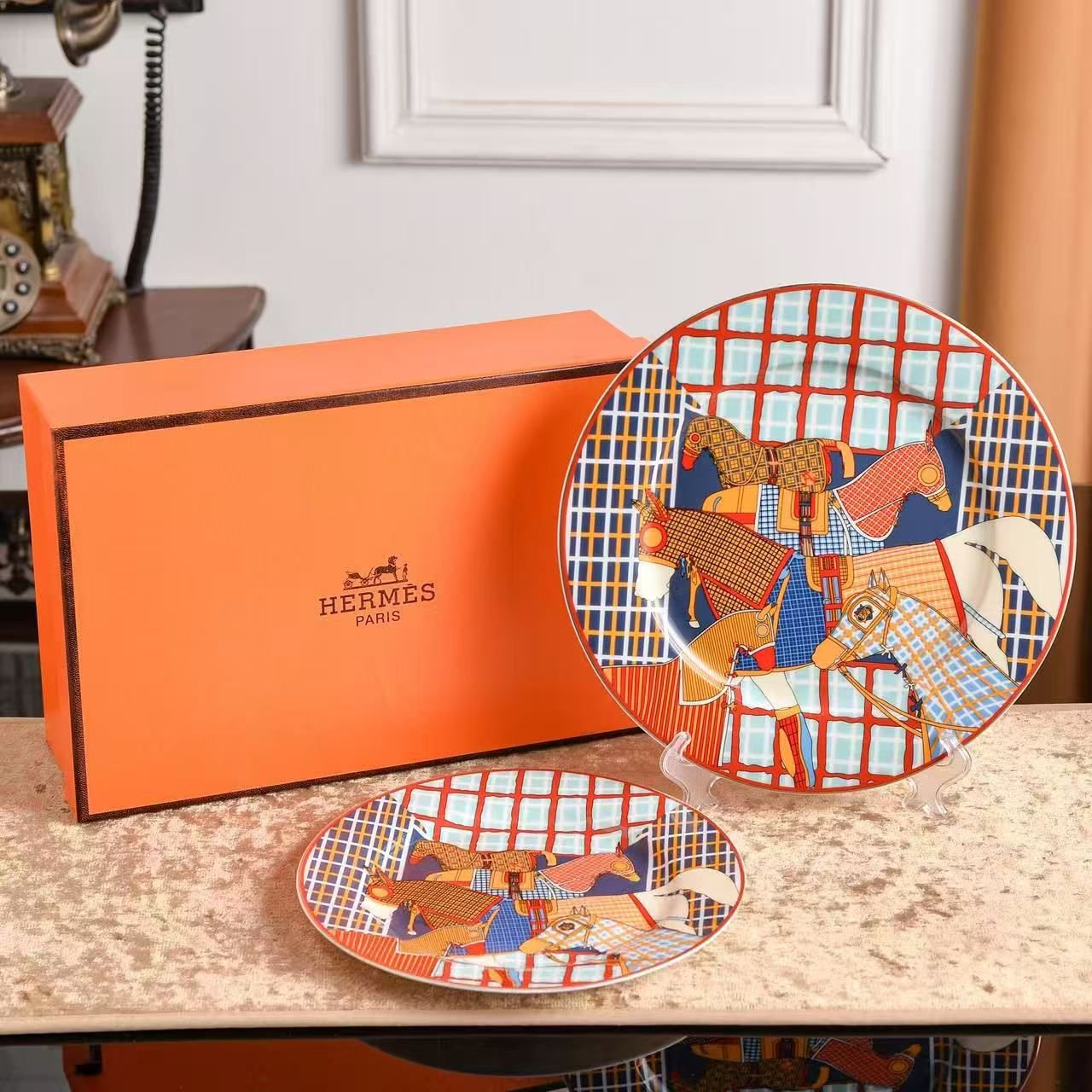 Hermes two plates set